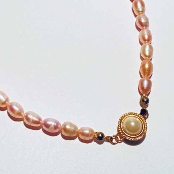 Oval Pink Pearl Necklace - Picture 2 of 4